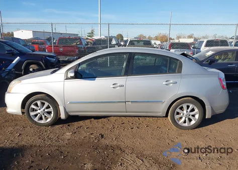 2010 Nissan Sentra 2.0Sl z USA, uszkodzony, nr VIN 3N1AB6APXAL659093
